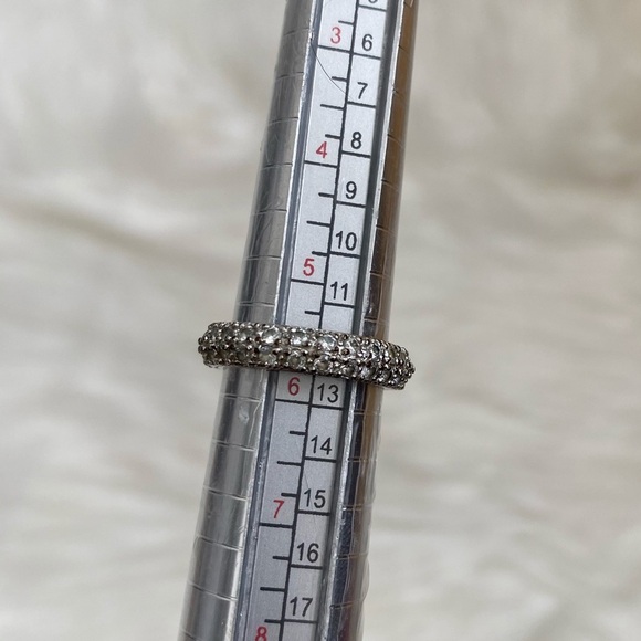 Pavé style crystal and silver-tone ring, size 5.75 - Picture 2 of 5